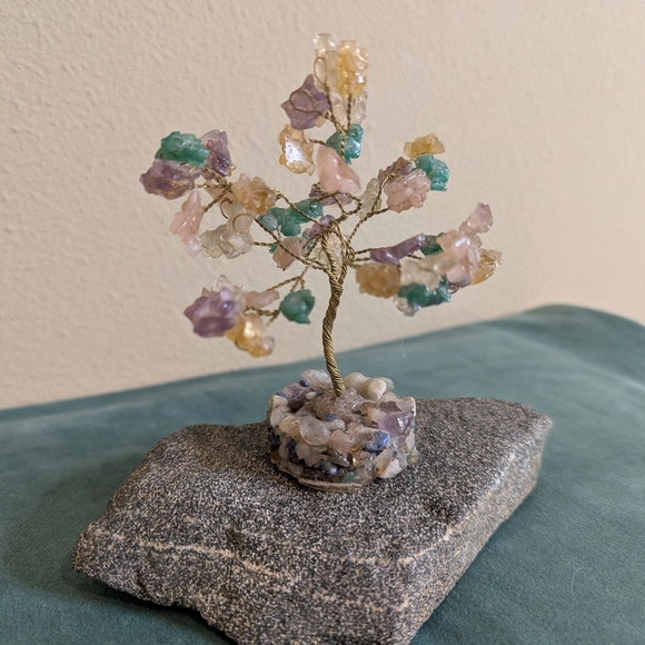 Bendable Tree on Resin Base - Picture 3 of 13